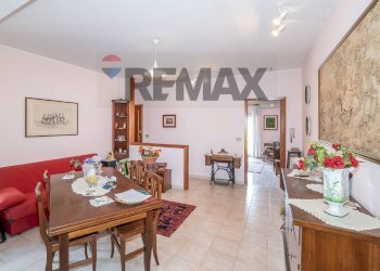 Sala da pranzo - Appartamento Via Del Fondaco
 
5, Linguaglossa - foto 4