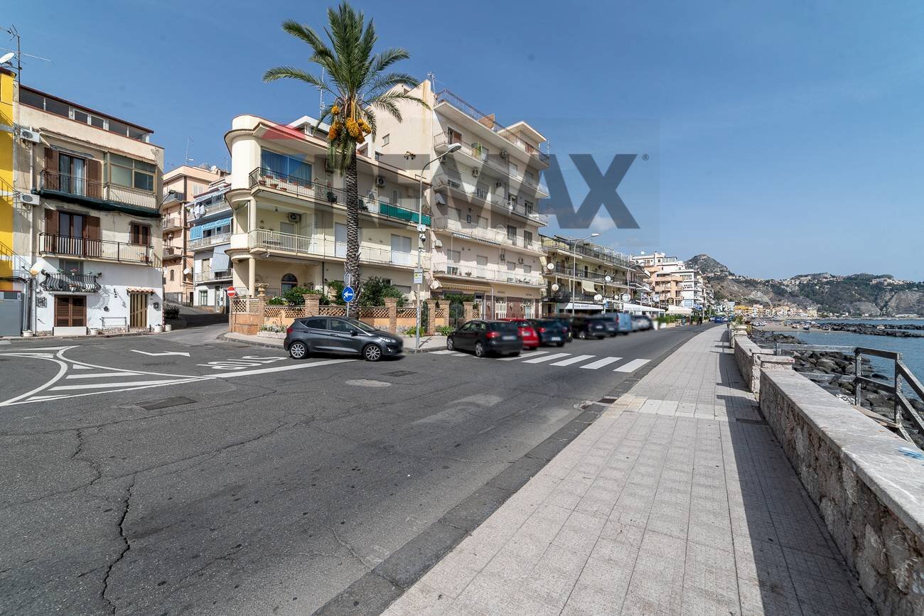 Edificio all\'aperto - Box Via San Pancrazio
 
2, Giardini-Naxos - photo 1
