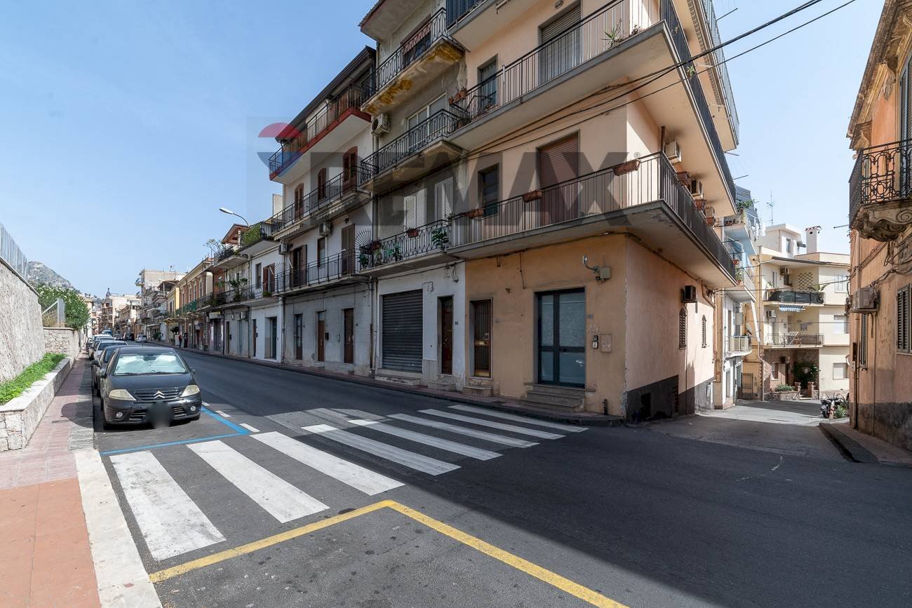 Edificio all\'aperto - Box Via San Pancrazio
 
2, Giardini-Naxos - photo 3