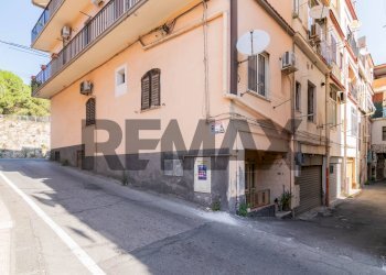 Edificio all\'aperto - Box Via San Pancrazio
 
2, Giardini-Naxos - foto 4