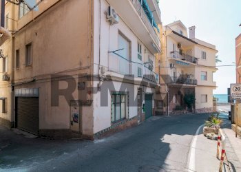 Edificio all\'aperto - Box Via San Pancrazio
 
2, Giardini-Naxos - foto 5