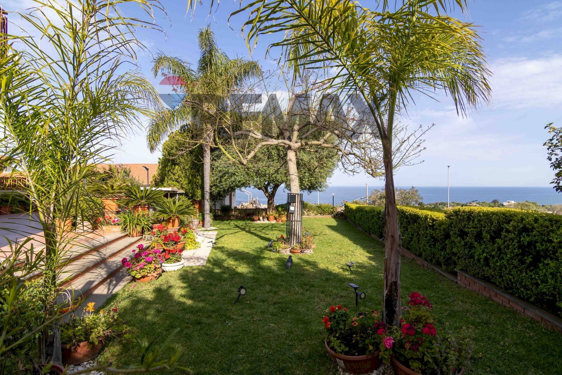 Giardino - Appartamento Via Acicastello
 
89, Aci Castello - foto 1