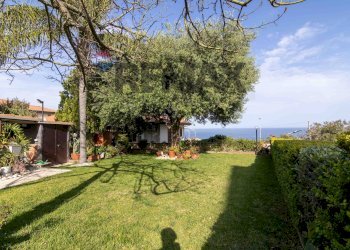Giardino - Appartamento Via Acicastello
 
89, Aci Castello - foto 4