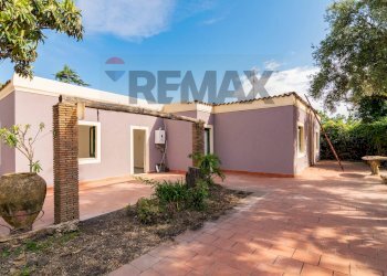 Casa all\'aperto - Villa Via Cordovado
 
91, Acireale - foto 1