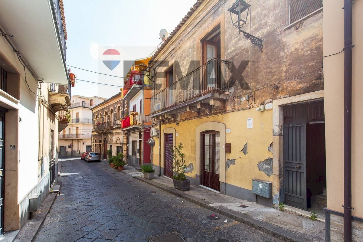 Edificio all\'aperto - Casa semi indipendente Via Innessa
 
80, Biancavilla - foto 1