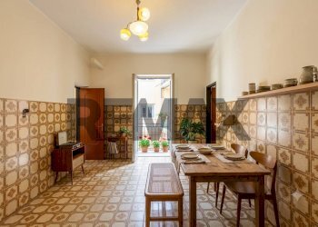 Sala da pranzo - Semi-detached house Via Innessa
 
80, Biancavilla - photo 16