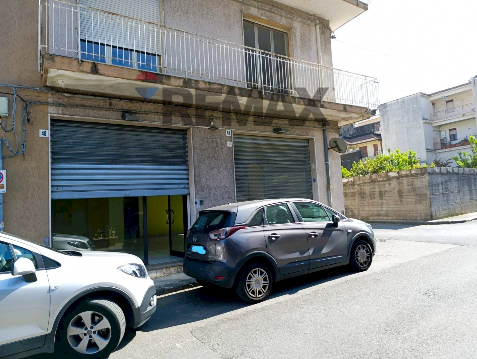 Edificio all\'aperto - Shop Via Raffaello Grasso
 
48, Giarre - photo 1