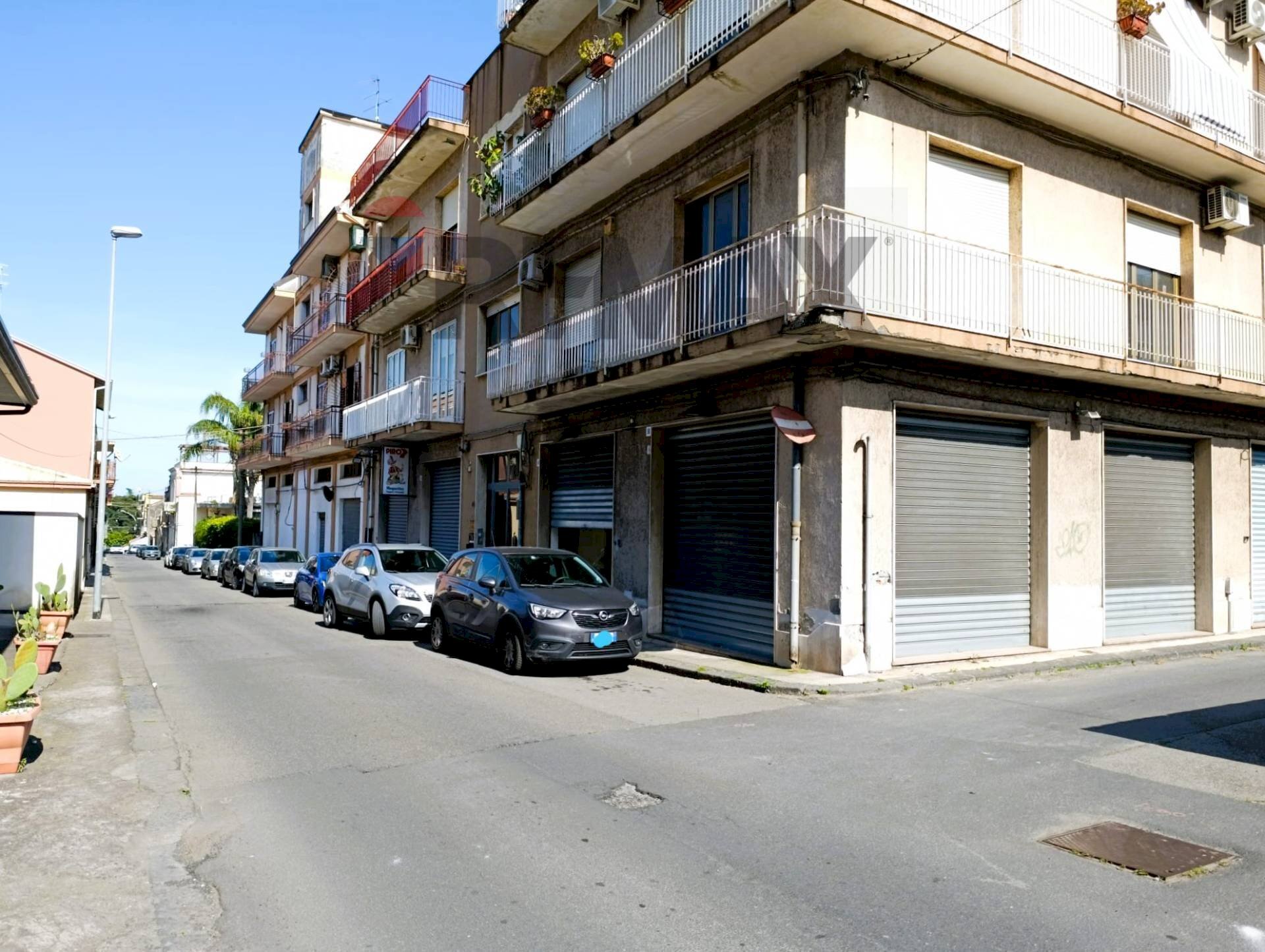 Edificio all\'aperto - Shop Via Raffaello Grasso
48, Giarre - photo 2