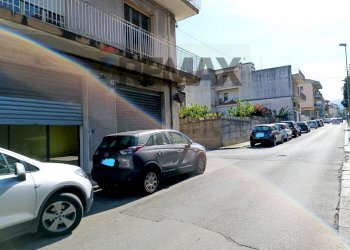 Edificio all\'aperto - Shop Via Raffaello Grasso
48, Giarre - photo 3