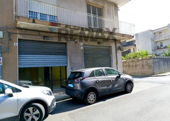 Edificio all\'aperto - Shop Via Raffaello Grasso
48, Giarre - photo 1