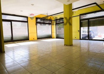 Stanza vuota - Shop Via Raffaello Grasso
48, Giarre - photo 19