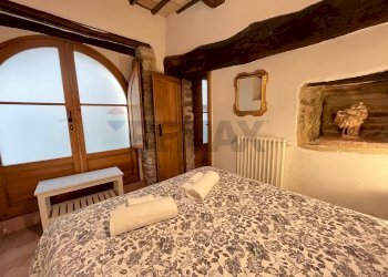 Camera / camera da letto - Two-room apartment Piazza Del Castello, Bevagna - photo 13