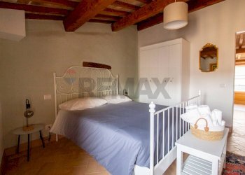 Camera / camera da letto - Two-room apartment Piazza Del Castello, Bevagna - photo 8