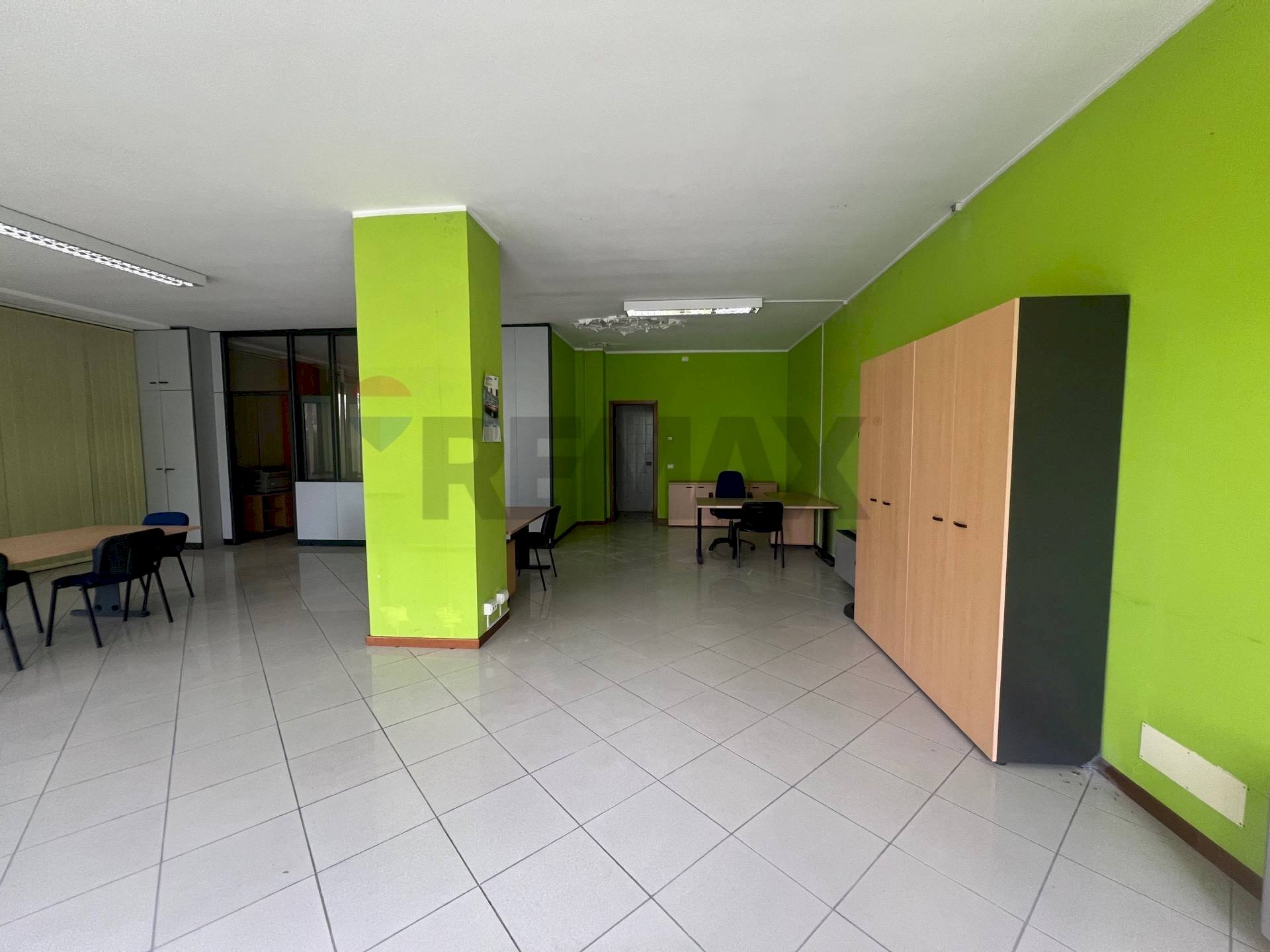Stanza vuota - Shop Via Olaf Palme
112, Bastia Umbra - photo 2