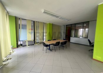 Sala da pranzo - Shop Via Olaf Palme
 
112, Bastia Umbra - photo 4