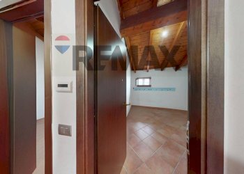 Hall / corridoio - Three-room apartment Via Costanza Baglioni
 
50, Cannara - photo 11