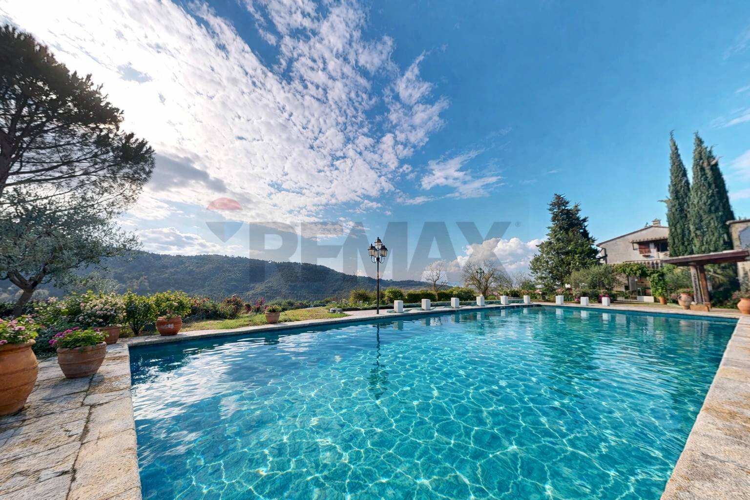 Piscina - Villa via San Bernardino
 
26, Bettona - foto 1