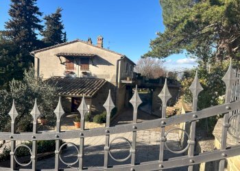 Casa all\'aperto - Villa via San Bernardino
 
26, Bettona - foto 4