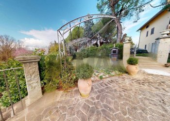 Giardino - Villa via San Bernardino
 
26, Bettona - foto 13