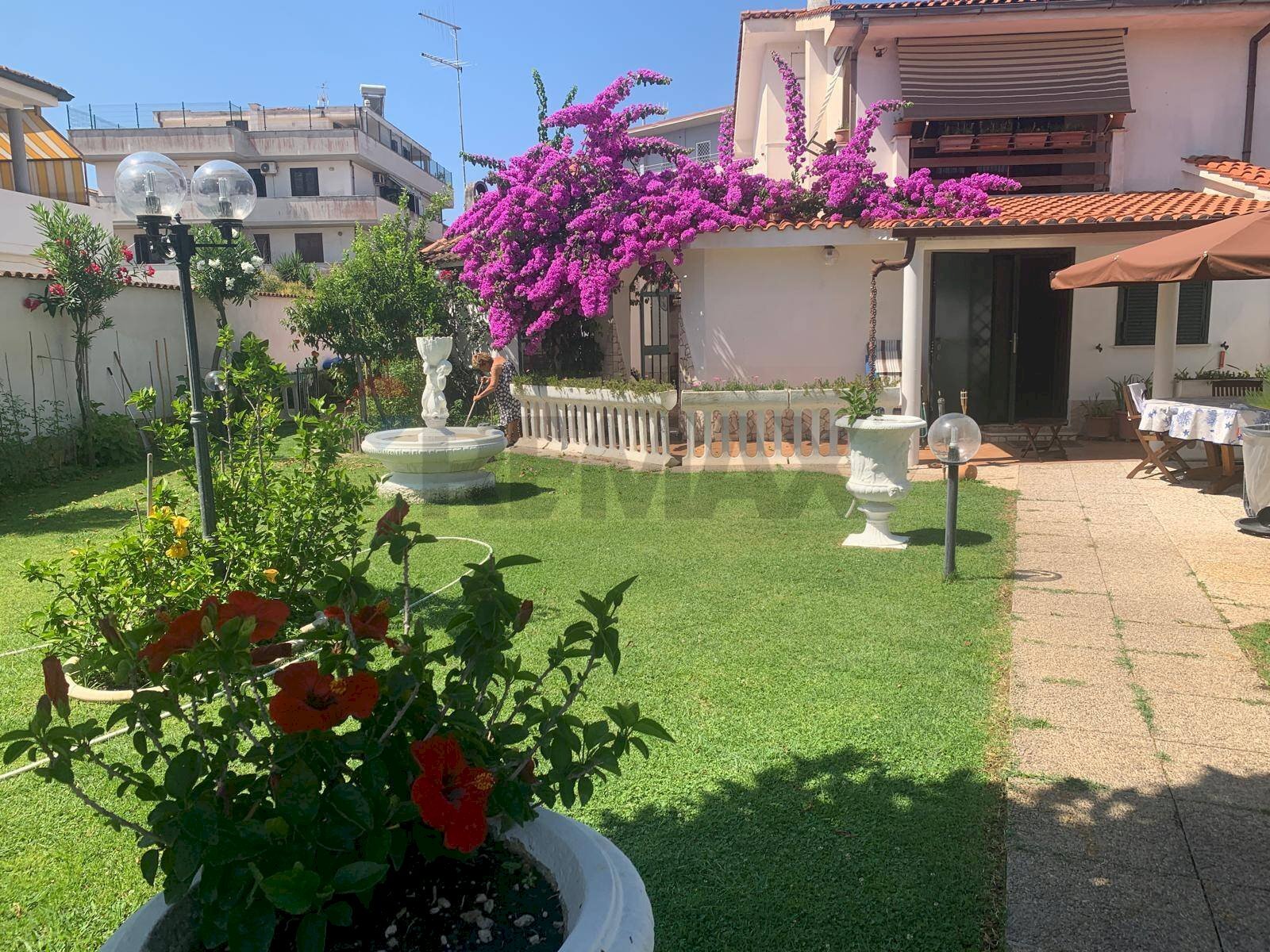 Giardino - Semi-detached house via del parco
26, Ardea - photo 2