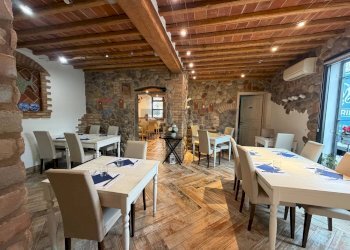 Sala da pranzo - Attività Commerciale Campi Bisenzio - foto 6
