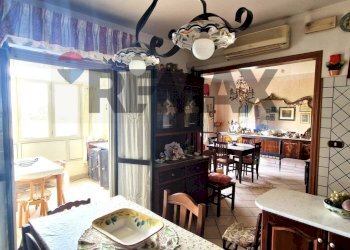 Sala da pranzo - Apartment Viale Castagnola
 
9, Catania - photo 13