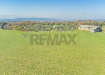 Vista delle montagne - Agricultural land Località Pantano
 
snc, Ischia di Castro - photo 10