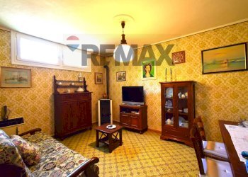 Soggiorno - Casa semi indipendente Strada Castello di Casola
 
23, Terenzo - foto 4