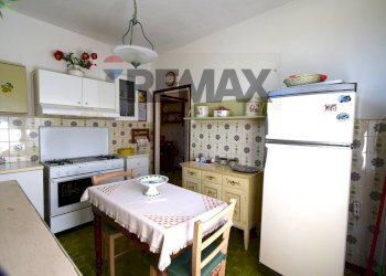 Cucina - Casa semi indipendente Strada Castello di Casola
 
23, Terenzo - foto 12