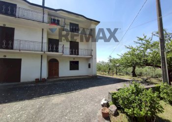 Edificio all\'aperto - Casa indipendente Forchia - foto 7
