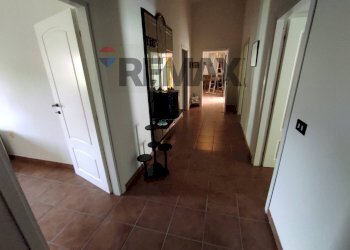 Hall / corridoio - Casa indipendente Forchia - foto 20