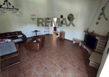 Soggiorno - Casa indipendente Forchia - foto 33