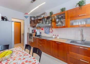 Cucina - Four-room apartment VIA UGO FOSCOLO
 
14, Tradate - photo 10