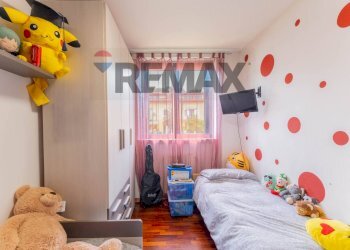 Camera / camera da letto - Four-room apartment VIA UGO FOSCOLO
 
14, Tradate - photo 26
