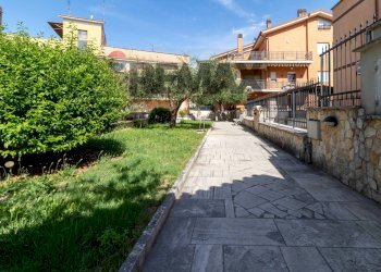 Giardino - Attic Via Piemonte
 
24, Guidonia Montecelio - photo 27