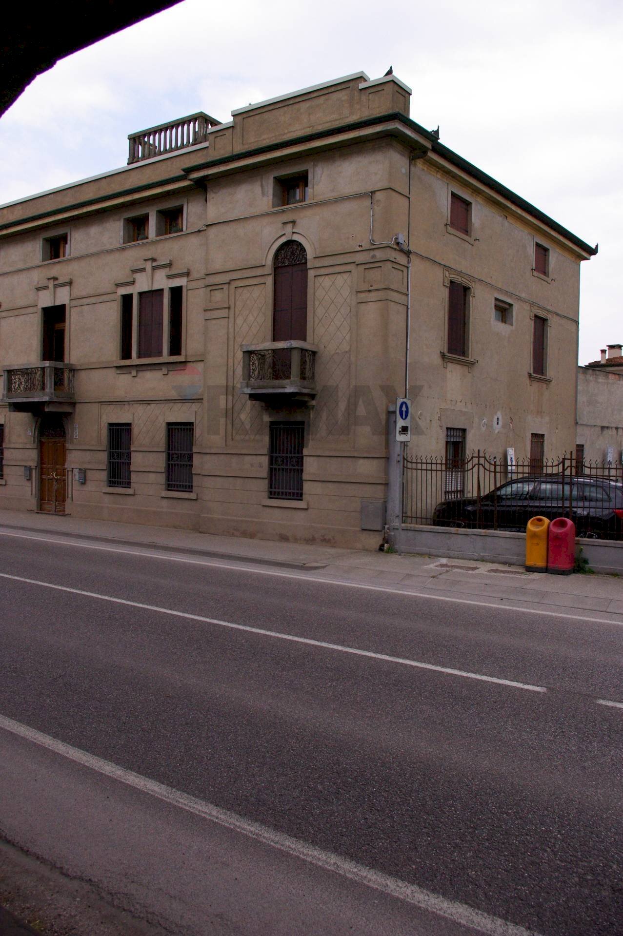Edificio all\'aperto - Apartment via Roma
29, Borgo Veneto - photo 2