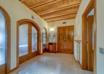 Hall / corridoio - Apartment via Roma
 
29, Borgo Veneto - photo 3