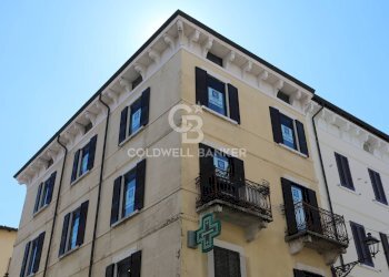 Foto 5 - Commercial Premises piazza Malvezzi
23, Desenzano del Garda - photo 5