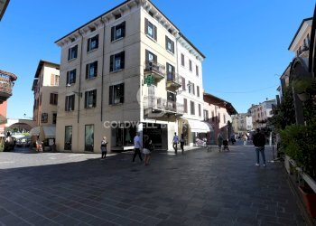 Foto 37 - Commercial Premises piazza Malvezzi
23, Desenzano del Garda - photo 37