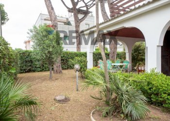 Giardino - Semi-detached house letizia in fiore
 
6, Anzio - photo 6