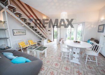 Sala da pranzo - Semi-detached house letizia in fiore
 
6, Anzio - photo 8