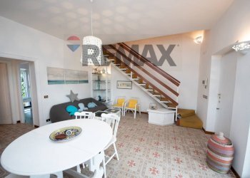 Sala da pranzo - Semi-detached house letizia in fiore
 
6, Anzio - photo 10