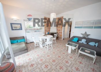 Sala da pranzo - Semi-detached house letizia in fiore
 
6, Anzio - photo 12