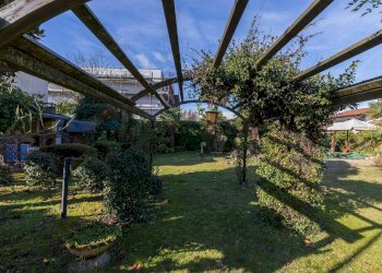 Giardino - Casa semi indipendente Via delle Gardenie
 
11, Castelletto Sopra Ticino - foto 4