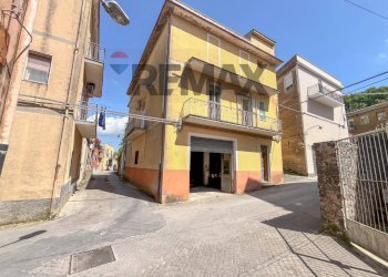Edificio all\'aperto - Casa indipendente Via Rodolfo Morandi
 
3-5, Buccheri - foto 1