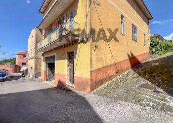 Edificio all\'aperto - Casa indipendente Via Rodolfo Morandi
 
3-5, Buccheri - foto 4