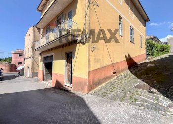 Edificio all\'aperto - Casa indipendente Via Rodolfo Morandi
 
3-5, Buccheri - foto 5