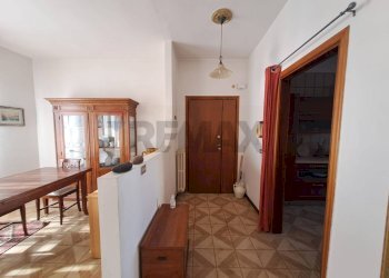 Hall / corridoio - Four-room apartment Mesagne - photo 2