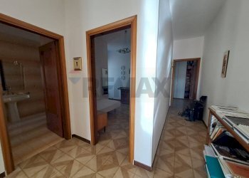 Hall / corridoio - Four-room apartment Mesagne - photo 20