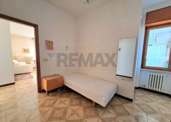 Camera / camera da letto - Four-room apartment Mesagne - photo 26